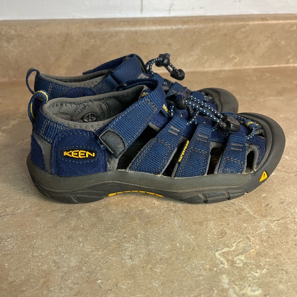 Keen Kids Navy Blue and Black Closed-Toe Sport Sandals